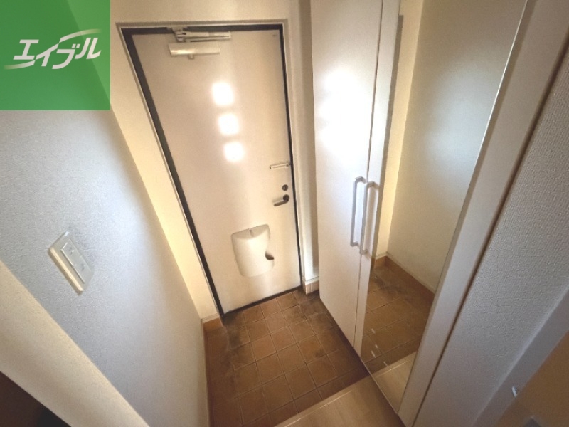 玄関　※原状回復前