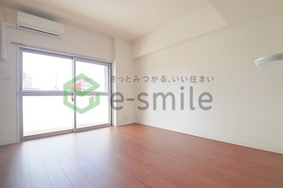 居室・リビング　こちらのリビングで趣味の時間をお楽しみください