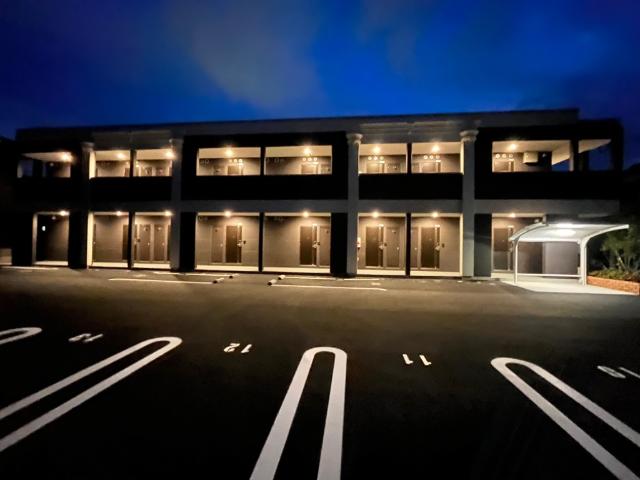 建物外観　外観写真（夜）