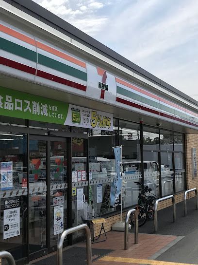 コンビニ　セブンイレブン橿原中曽司町店（コンビニ）まで400m