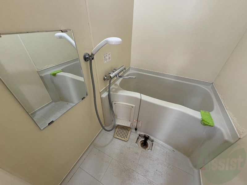 バス・シャワールーム　ユニットバスです。疲れを癒すのに欠かせませんね！