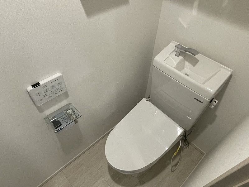 トイレ　レガリス文京大塚　文京区大塚4