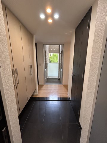 玄関　落ち着いた玄関です