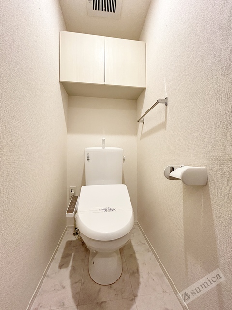 トイレ　人気アイテムの温水洗浄便座。