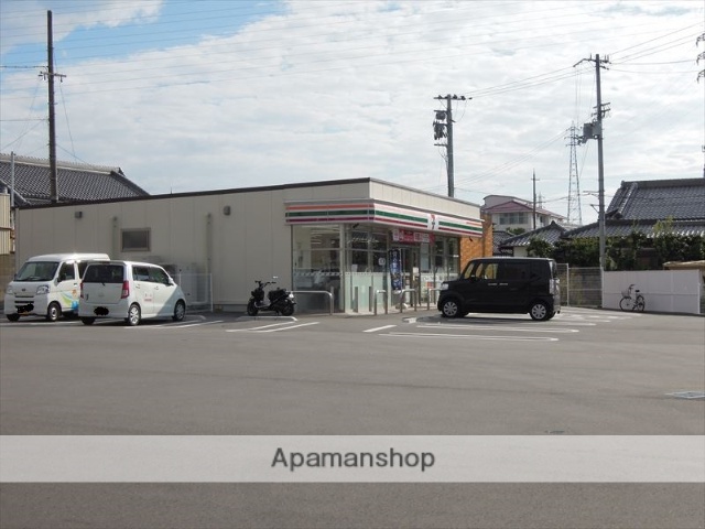 コンビニ　セブンイレブン（コンビニ）まで512m