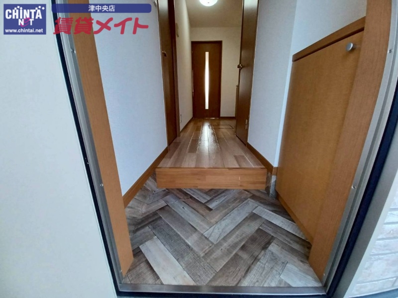 玄関　別部屋同型参考写真