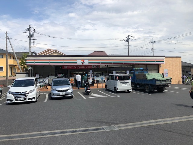 コンビニ　セブンイレブン（コンビニ）まで177m