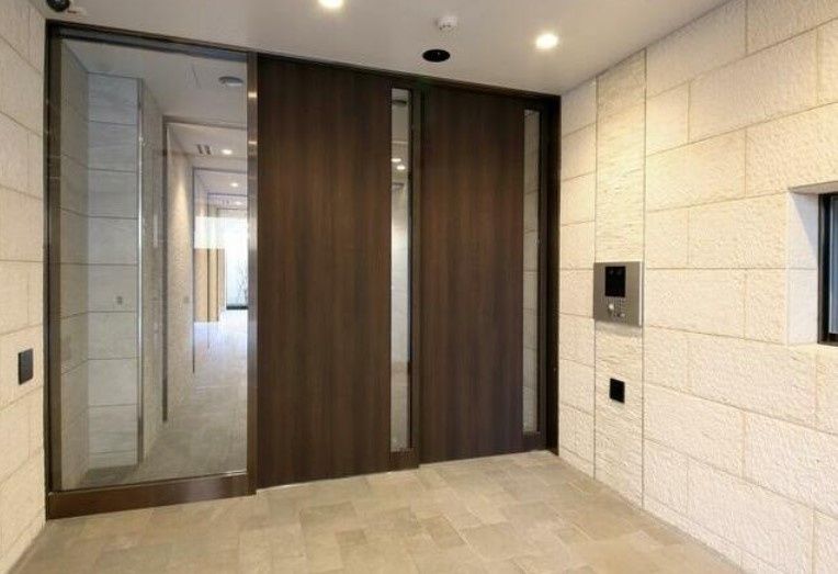 エントランス　☆オートロック完備☆