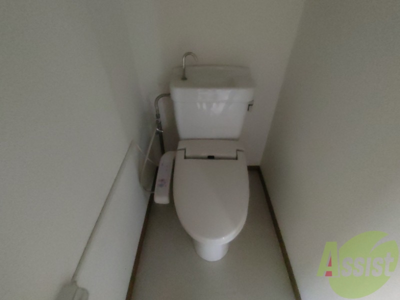 トイレ　トイレは綺麗でウォッシュレットも付いて快適にお使い頂けます。