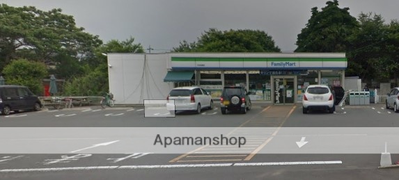 コンビニ　ファミリーマート（コンビニ）まで850m