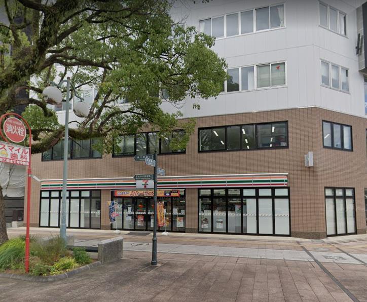 コンビニ　セブンイレブン（コンビニ）まで400m