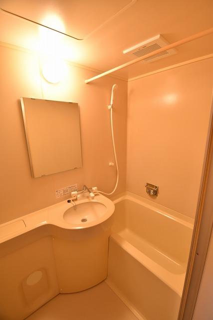 バス・シャワールーム　☆バストイレ別です☆