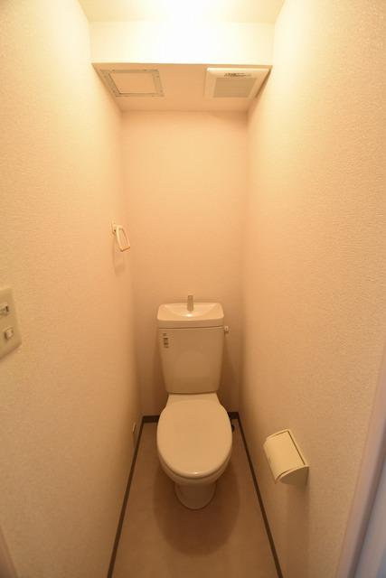 トイレ　☆上部収納が嬉しいです☆