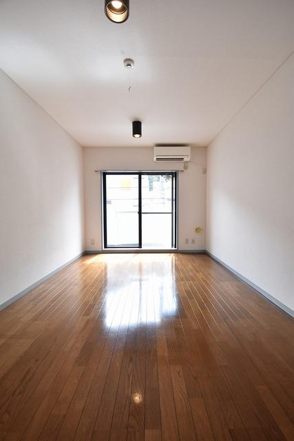 居室・リビング　キッチンからみた居室ですよ♪♪