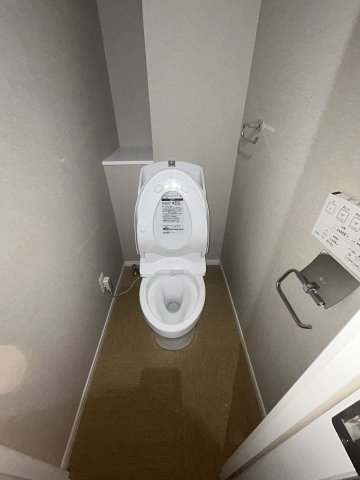 トイレ　温水洗浄便座付のトイレです。