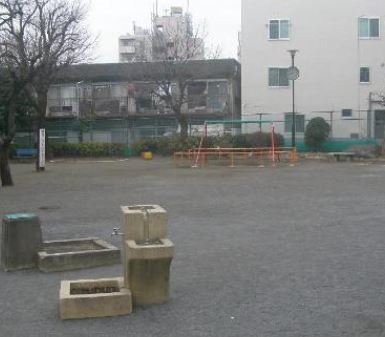 公園　湯殿公園（公園）まで438m