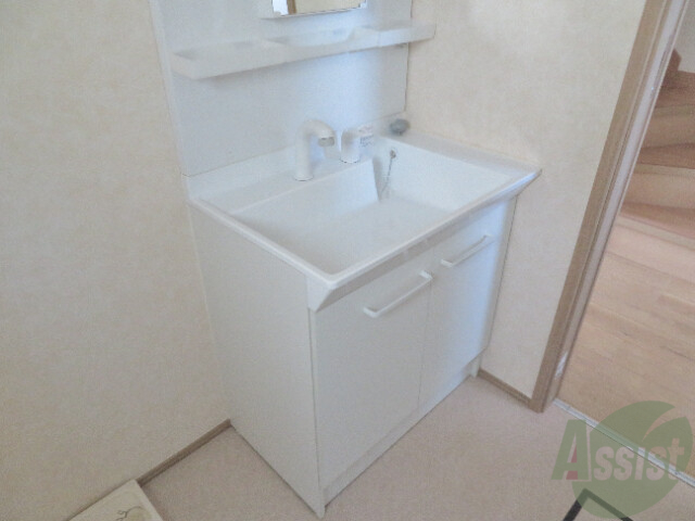 洗面設備　洗面はこちらでお願い致します。歯磨きもバッチリ。