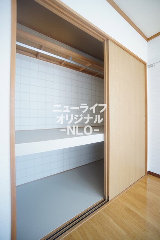 収納　ハンガーパイプ付の収納☆お洋服も掛けて収納できます☆