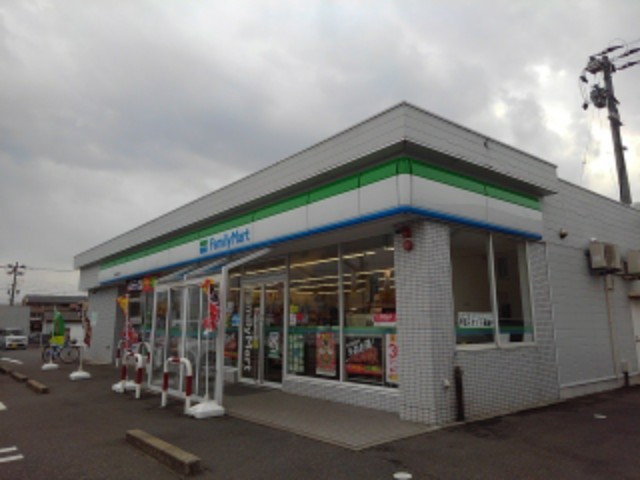 コンビニ　ファミリーマート新潟逢谷内店（コンビニ）まで500m