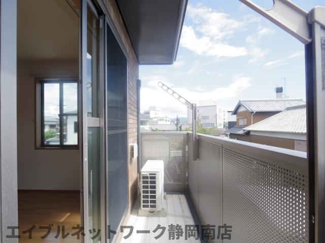 バルコニー　バルコニーがあります