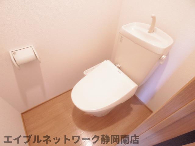 トイレ　ゆったりとした空間のトイレです