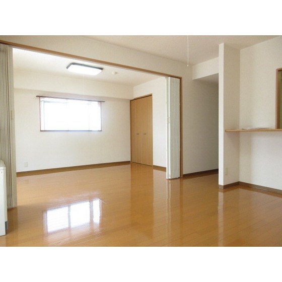 居室・リビング　広々１４帖のリビング