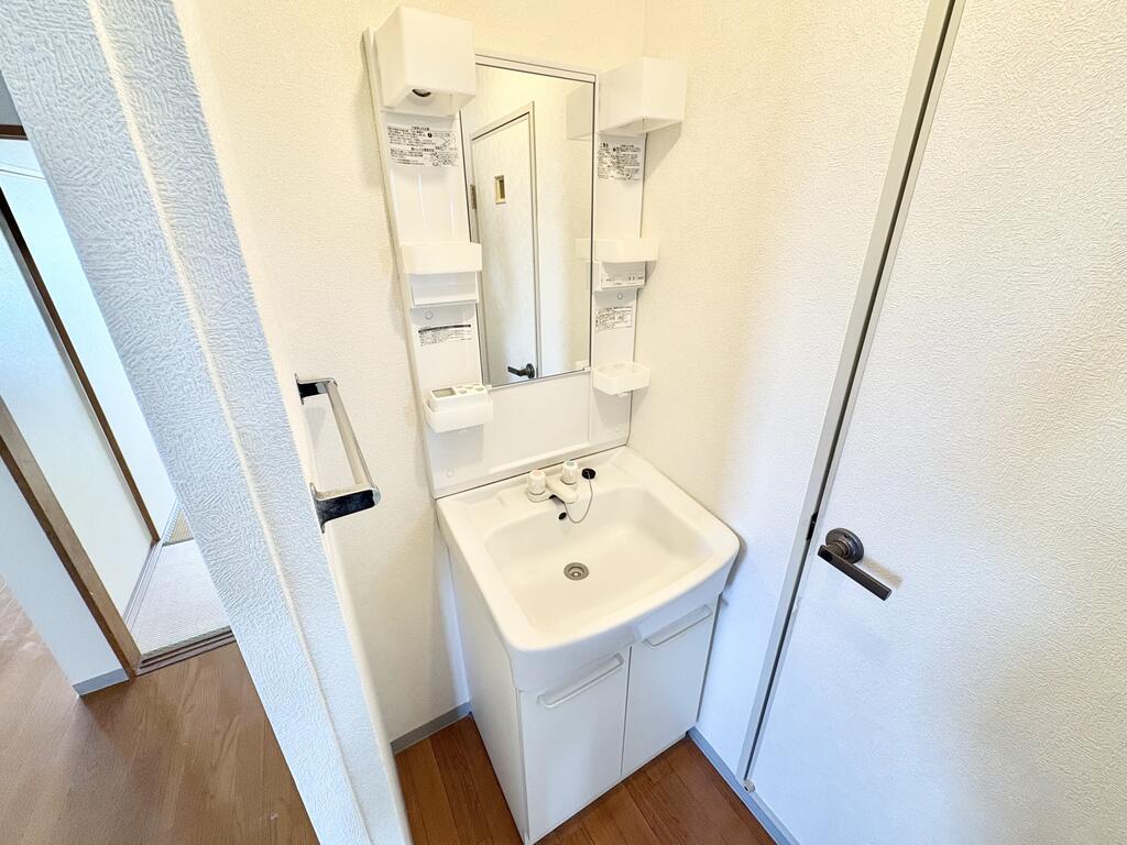 洗面設備　～内観写真※現況優先～