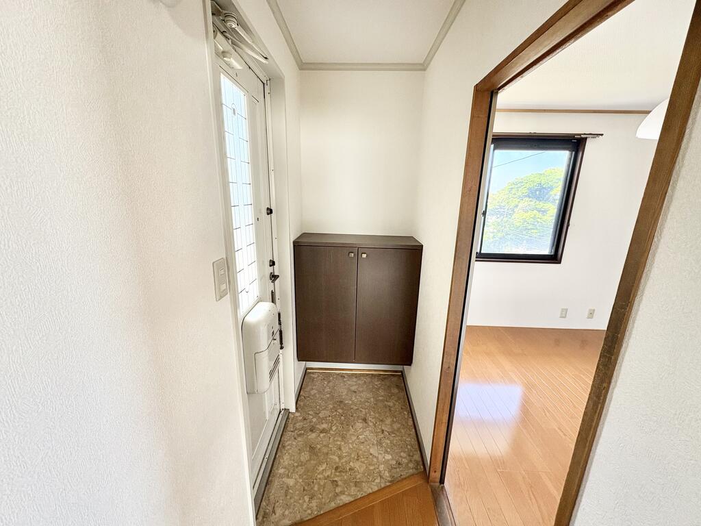 玄関　～内観写真※現況優先～