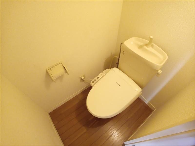 トイレ　設備の仕様が現物と異なる場合がございます。