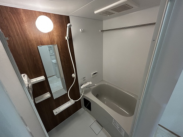 バス・シャワールーム　追い焚き付　給湯式バスルーム