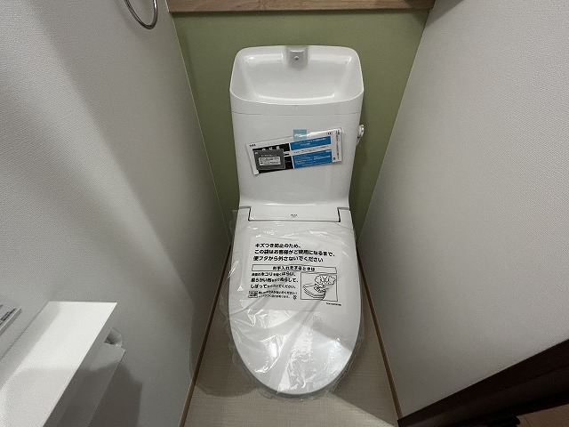 トイレ　温水洗浄便座付　WC