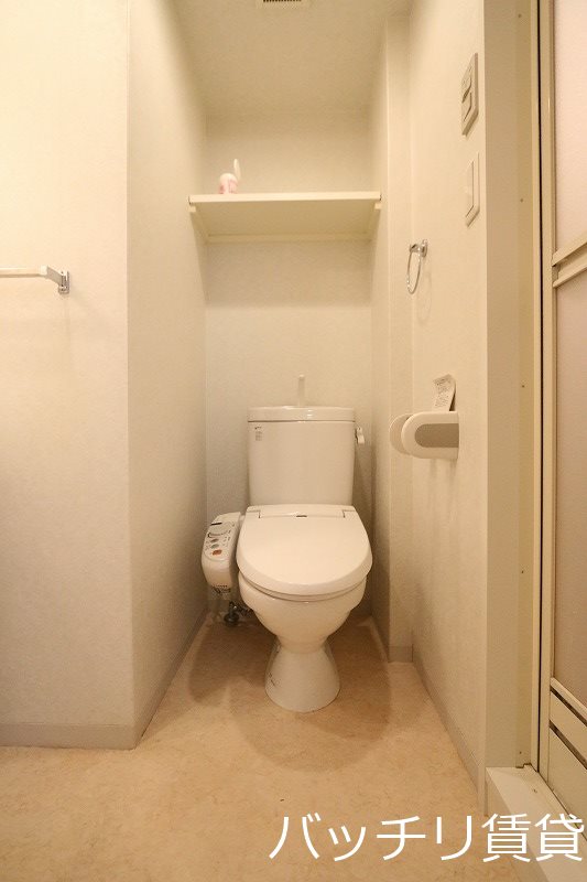 トイレ　別号室写真の為、現況を優先致します。