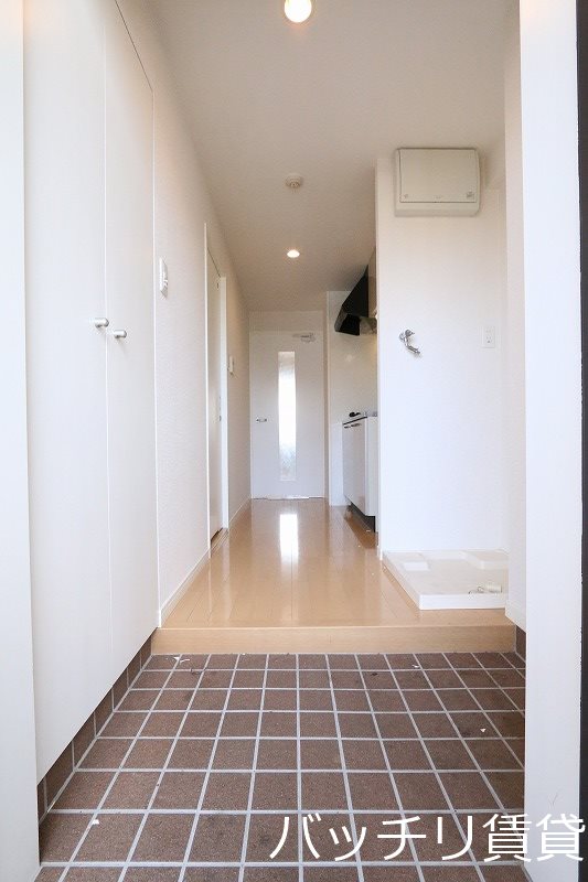 玄関　同型タイプの為現状優先