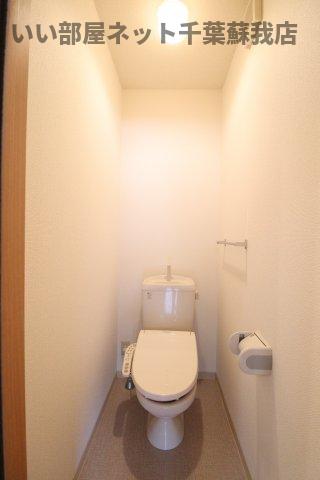 トイレ　清潔感のあるトイレです