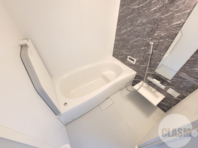 バス・シャワールーム　浴室乾燥機＆追い焚き機能付きバス♪