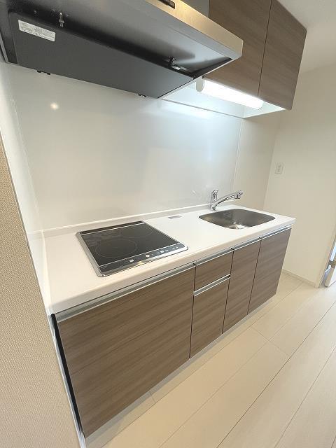 キッチン　システムキッチン・２口IHクッキングヒーター付き