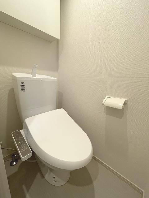 トイレ　温水洗浄便座