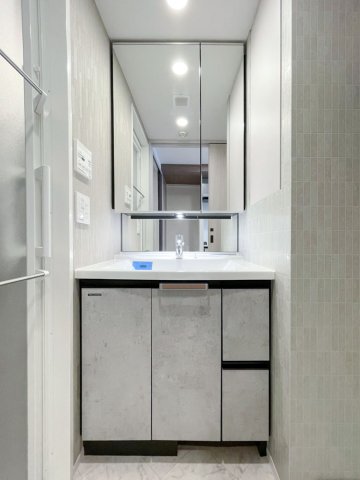 洗面設備　脱衣スペースもあります