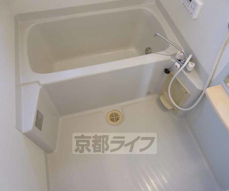 バス・シャワールーム　ゆったりバスルーム！