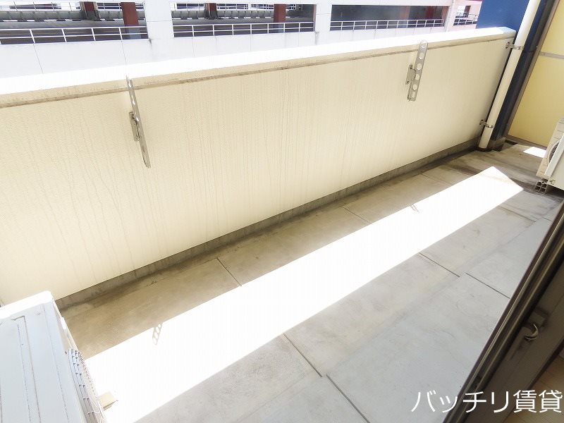 バルコニー　別部屋写真の為、現状優先。