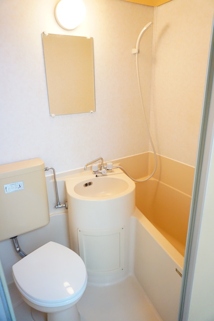 バス・シャワールーム　お掃除しやすい☆洗面台付き３点ユニットです☆