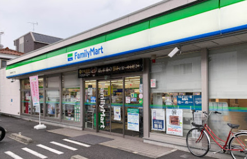 コンビニ　ファミリーマート 板橋東新町二丁目店（コンビニ）まで351m