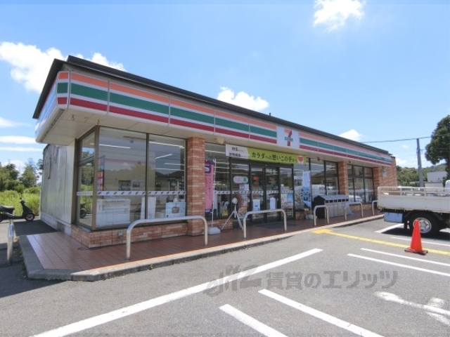 コンビニ　セブンイレブン竜王インター前店（コンビニ）まで1100m