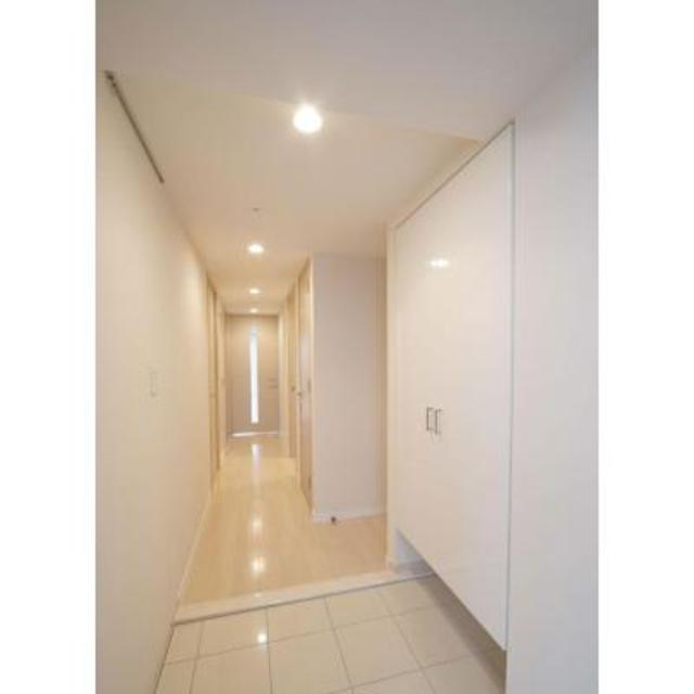 玄関　※写真は同タイプ住戸です。