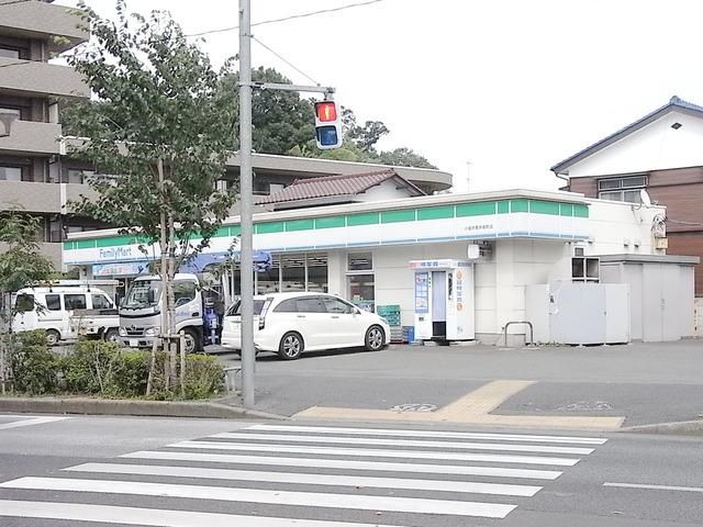 コンビニ　ファミリーマート（コンビニ）まで290m