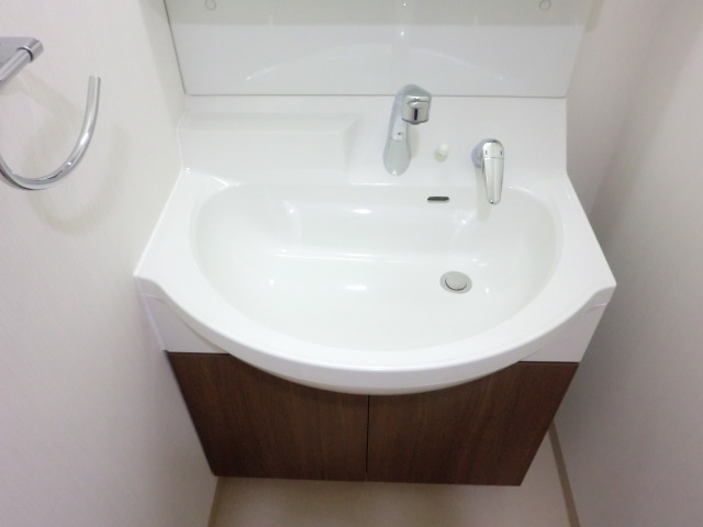 洗面設備　大きめの洗面台