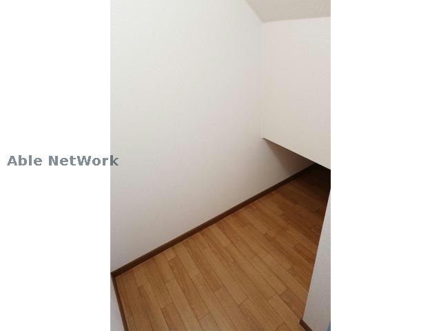 収納　階段下収納