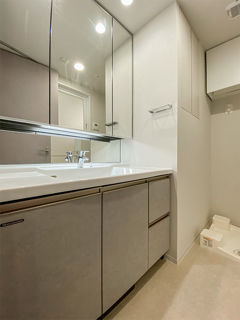 洗面設備　※写真は同タイプ住戸です。