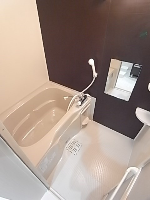 バス・シャワールーム　ゆったり過ごせるお風呂です