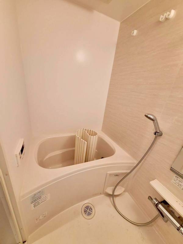 バス・シャワールーム　★追炊き・浴室乾燥機付きのお風呂★